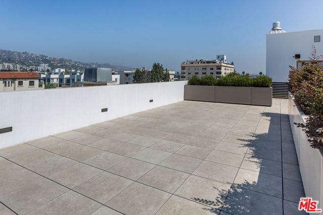 425 N Palm Drive 502, Beverly Hills, CA 90210