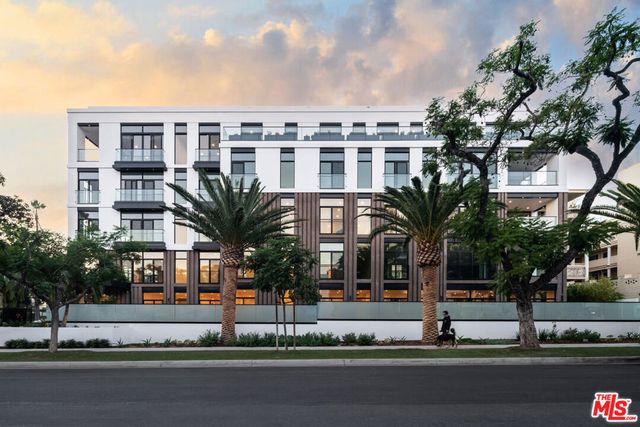 425 N Palm Drive 502, Beverly Hills, CA 90210