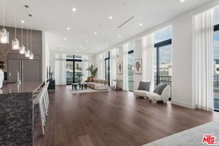 425 N Palm Drive 502, Beverly Hills, CA 90210