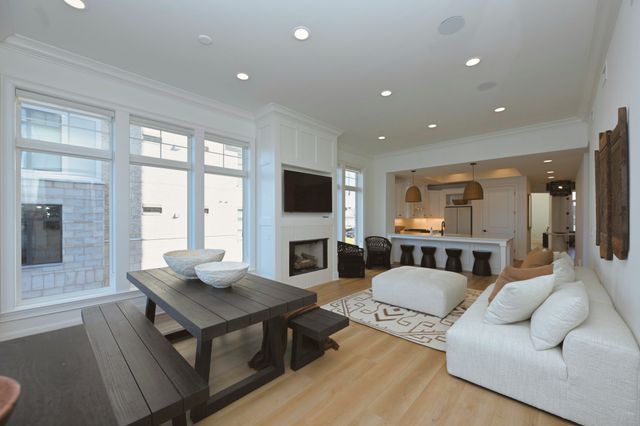 1024 Club View Dr Unit E103, Gallatin, TN 37066