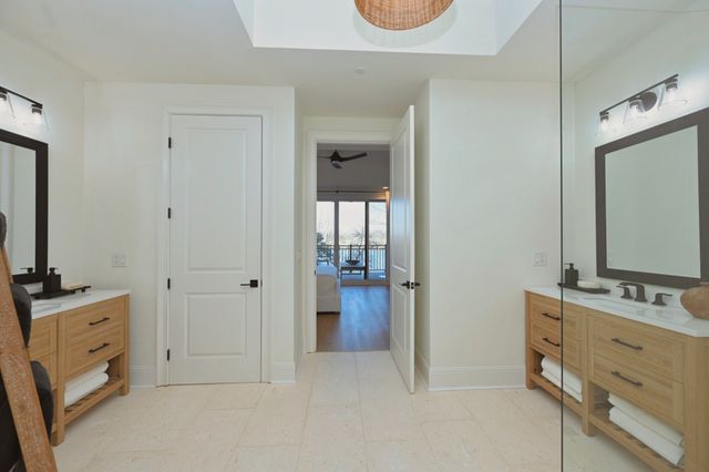 1024 Club View Dr Unit E103, Gallatin, TN 37066