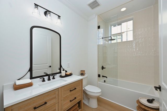 1024 Club View Dr Unit E103, Gallatin, TN 37066