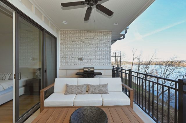 1024 Club View Dr Unit E103, Gallatin, TN 37066