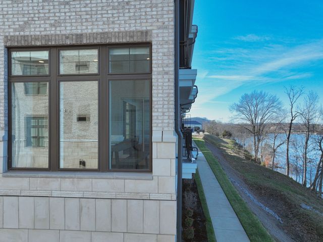 1024 Club View Dr Unit E103, Gallatin, TN 37066