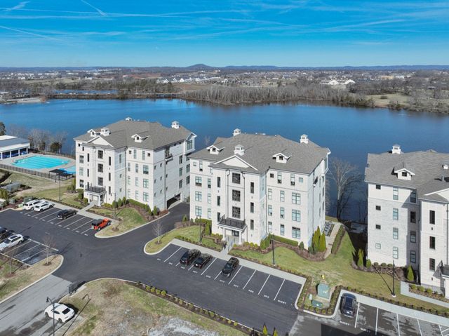 1024 Club View Dr Unit E103, Gallatin, TN 37066