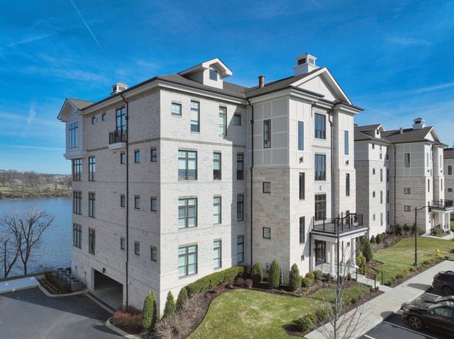 1024 Club View Dr Unit E103, Gallatin, TN 37066