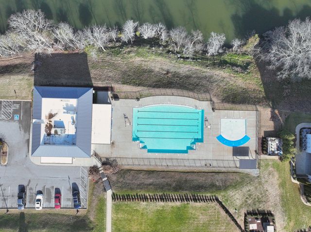 1024 Club View Dr Unit E103, Gallatin, TN 37066