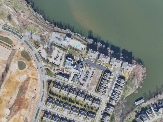 1024 Club View Dr Unit E103, Gallatin, TN 37066