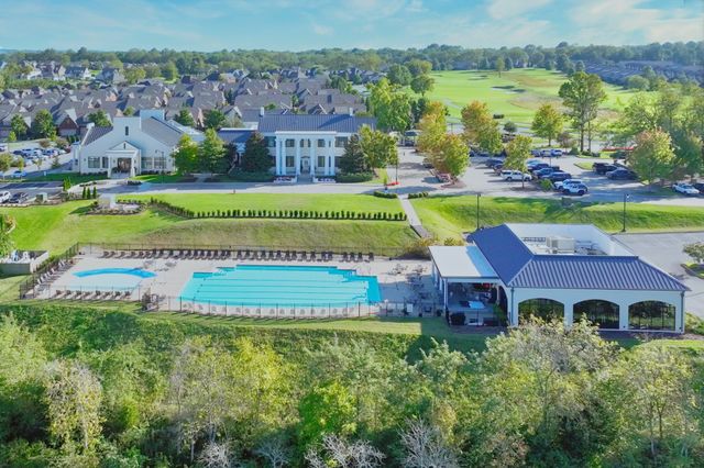 1024 Club View Dr Unit E103, Gallatin, TN 37066