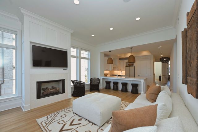 1024 Club View Dr Unit E103, Gallatin, TN 37066