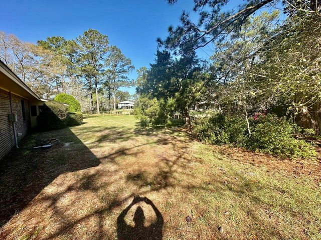 444 Pitts Bayshore Drive, Freeport, FL 32439