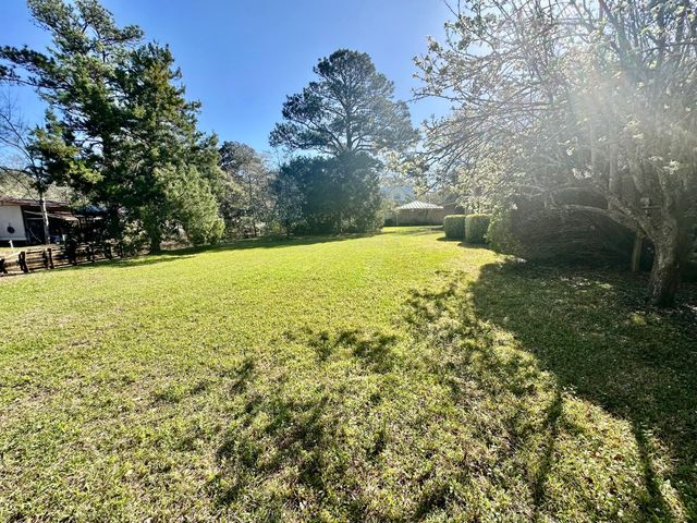 444 Pitts Bayshore Drive, Freeport, FL 32439