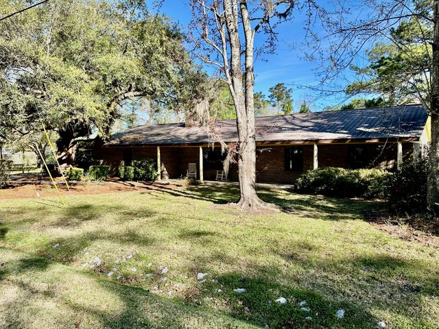 444 Pitts Bayshore Drive, Freeport, FL 32439