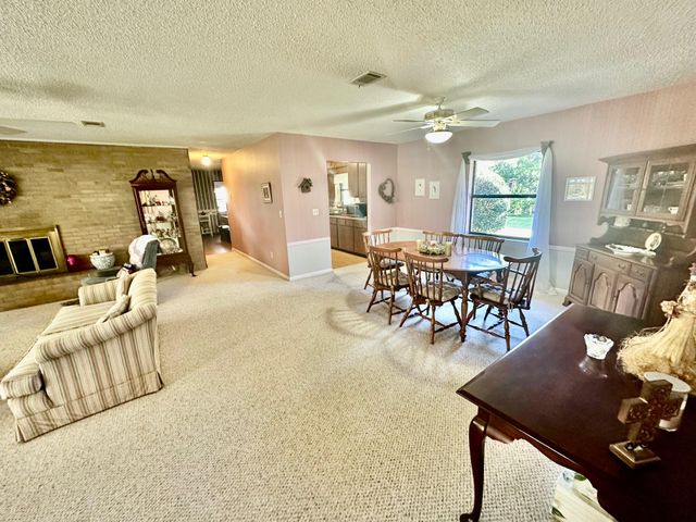 444 Pitts Bayshore Drive, Freeport, FL 32439