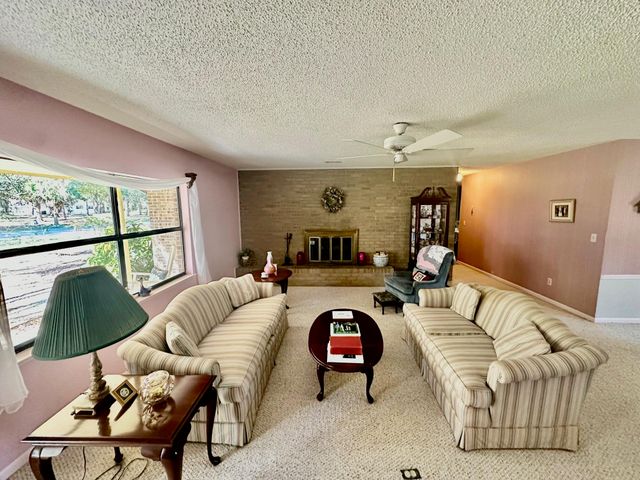 444 Pitts Bayshore Drive, Freeport, FL 32439