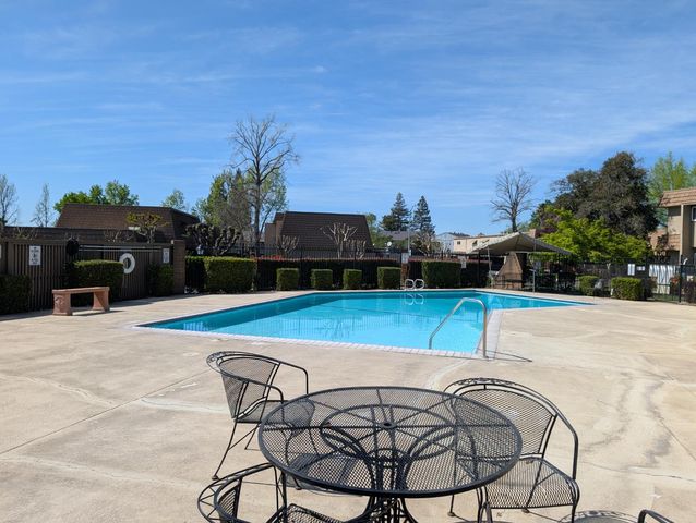 2334 Via Camino Ave, Carmichael, CA 95608