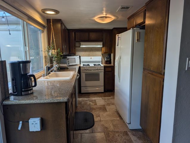 2334 Via Camino Ave, Carmichael, CA 95608