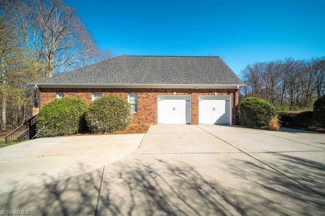 5622 Vance Ridge Court, Belews Creek, NC 27009