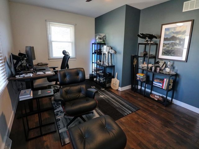 2306 Montclair Dr, Salina, KS 67401