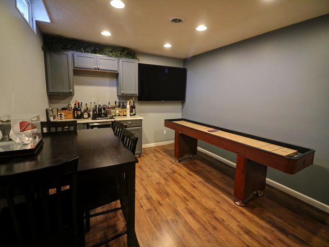 2306 Montclair Dr, Salina, KS 67401