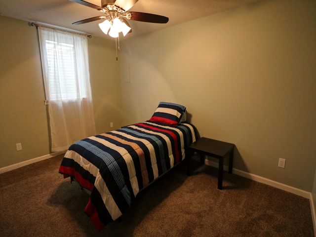 2306 Montclair Dr, Salina, KS 67401