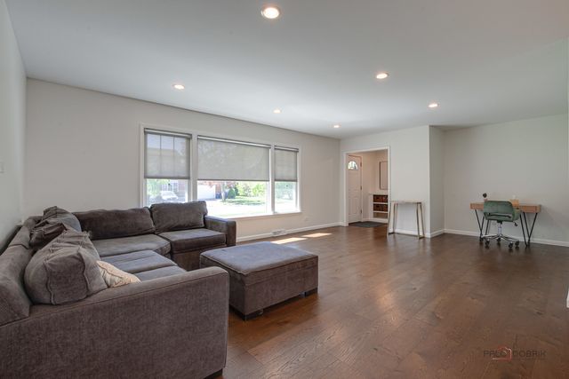1405 Wescott Road, Northbrook, IL 60062