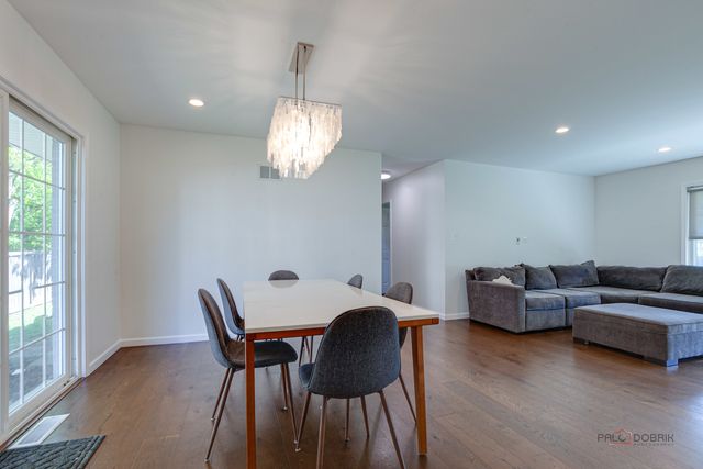 1405 Wescott Road, Northbrook, IL 60062