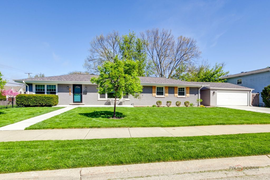 1405 Wescott Road, Northbrook, IL 60062