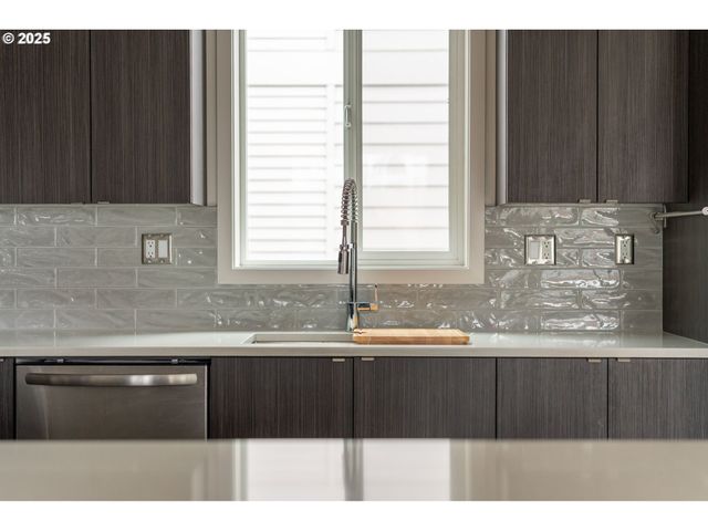 7204 Se STEELE St, Portland, OR 97206