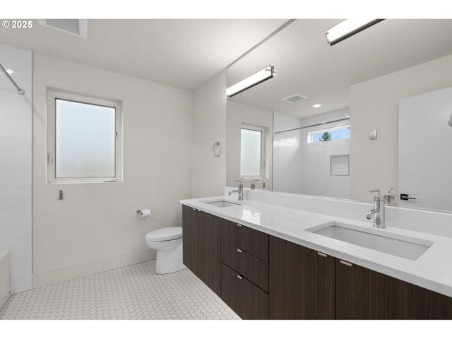 7204 Se STEELE St, Portland, OR 97206