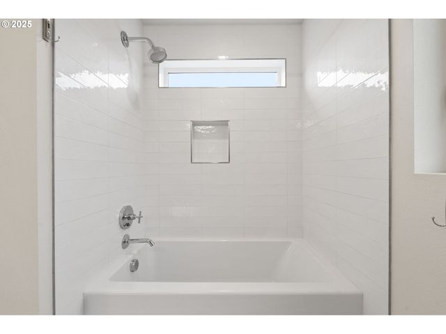 7204 Se STEELE St, Portland, OR 97206