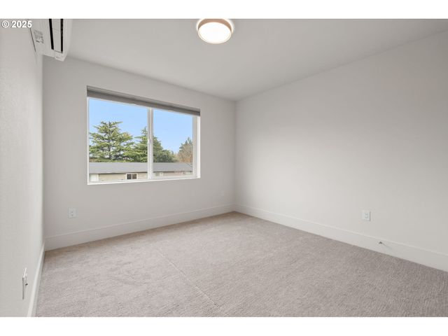 7204 Se STEELE St, Portland, OR 97206