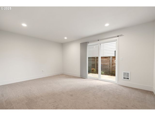 7204 Se STEELE St, Portland, OR 97206