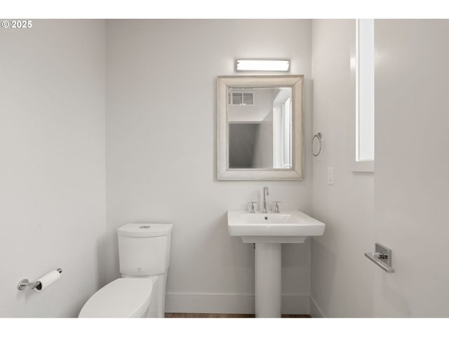 7204 Se STEELE St, Portland, OR 97206