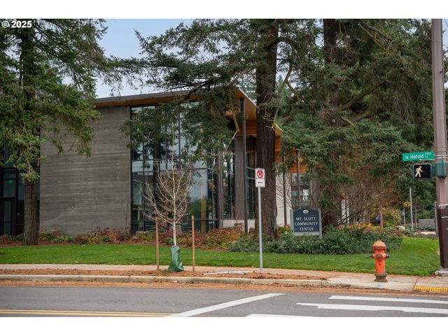 7204 Se STEELE St, Portland, OR 97206