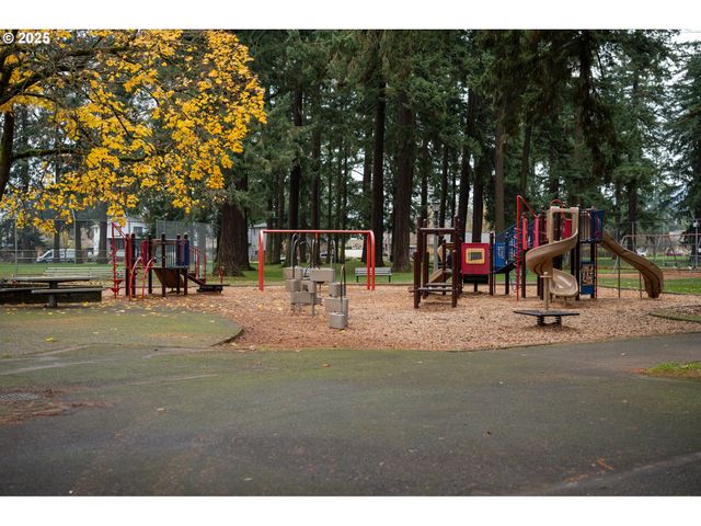 7204 Se STEELE St, Portland, OR 97206