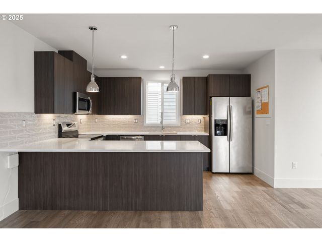 7204 Se STEELE St, Portland, OR 97206