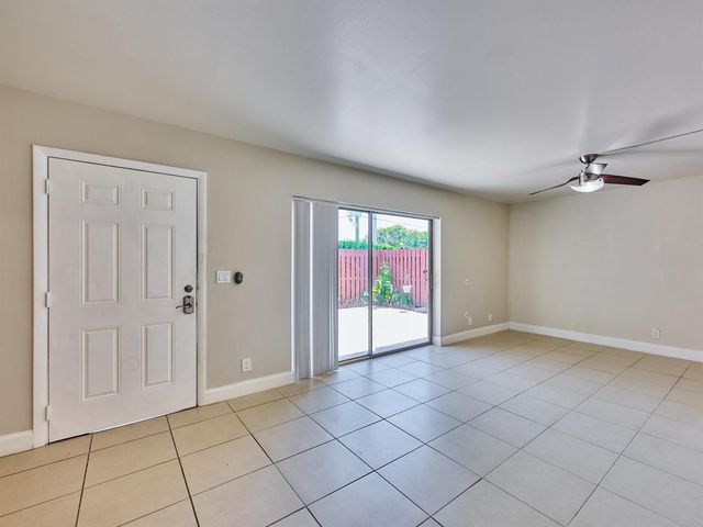 1540 Masters Circle 180, Delray Beach, FL 33445