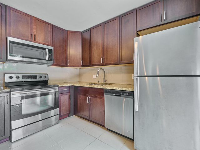 1540 Masters Circle 180, Delray Beach, FL 33445