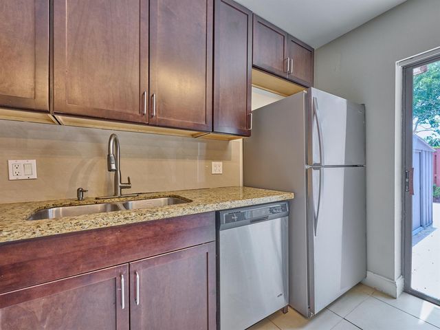 1540 Masters Circle 180, Delray Beach, FL 33445
