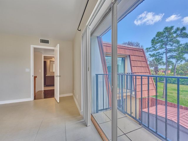 1540 Masters Circle 180, Delray Beach, FL 33445