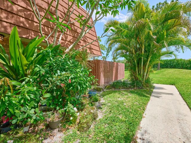 1540 Masters Circle 180, Delray Beach, FL 33445