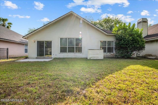1884 LAKE FOREST Lane, Fleming Island, FL 32003