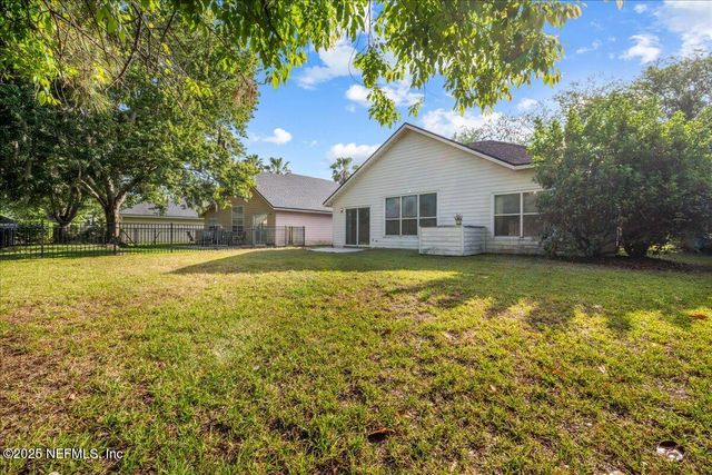 1884 LAKE FOREST Lane, Fleming Island, FL 32003