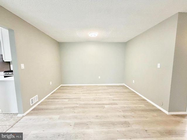 44 CHEVERNY CT, Hamilton Township, NJ 08619