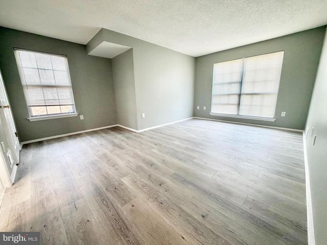 44 CHEVERNY CT, Hamilton Township, NJ 08619