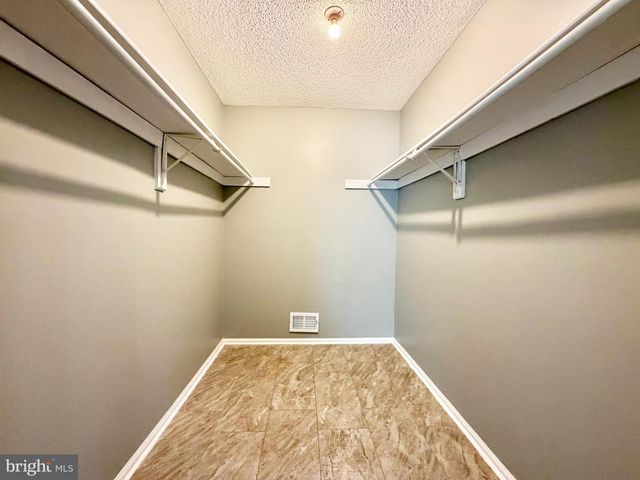 44 CHEVERNY CT, Hamilton Township, NJ 08619