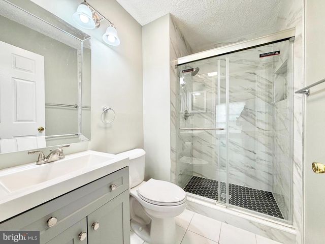 44 CHEVERNY CT, Hamilton Township, NJ 08619