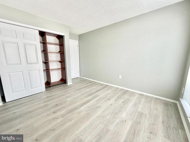 44 CHEVERNY CT, Hamilton Township, NJ 08619