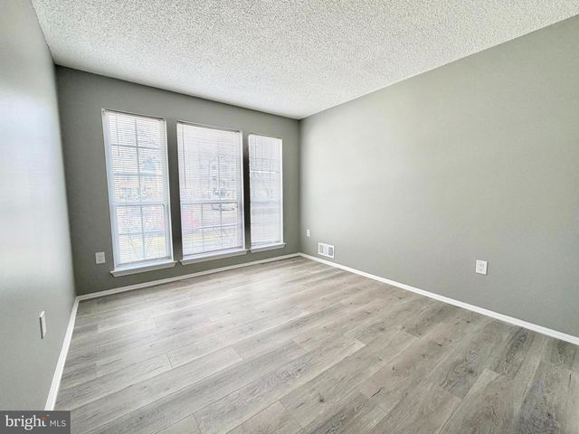 44 CHEVERNY CT, Hamilton Township, NJ 08619